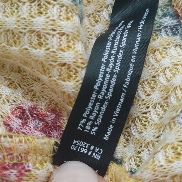 Out From Under Waffle Knit Long Sleeve Yellow Floral Cropped Top - Size M - Picture 11 of 12